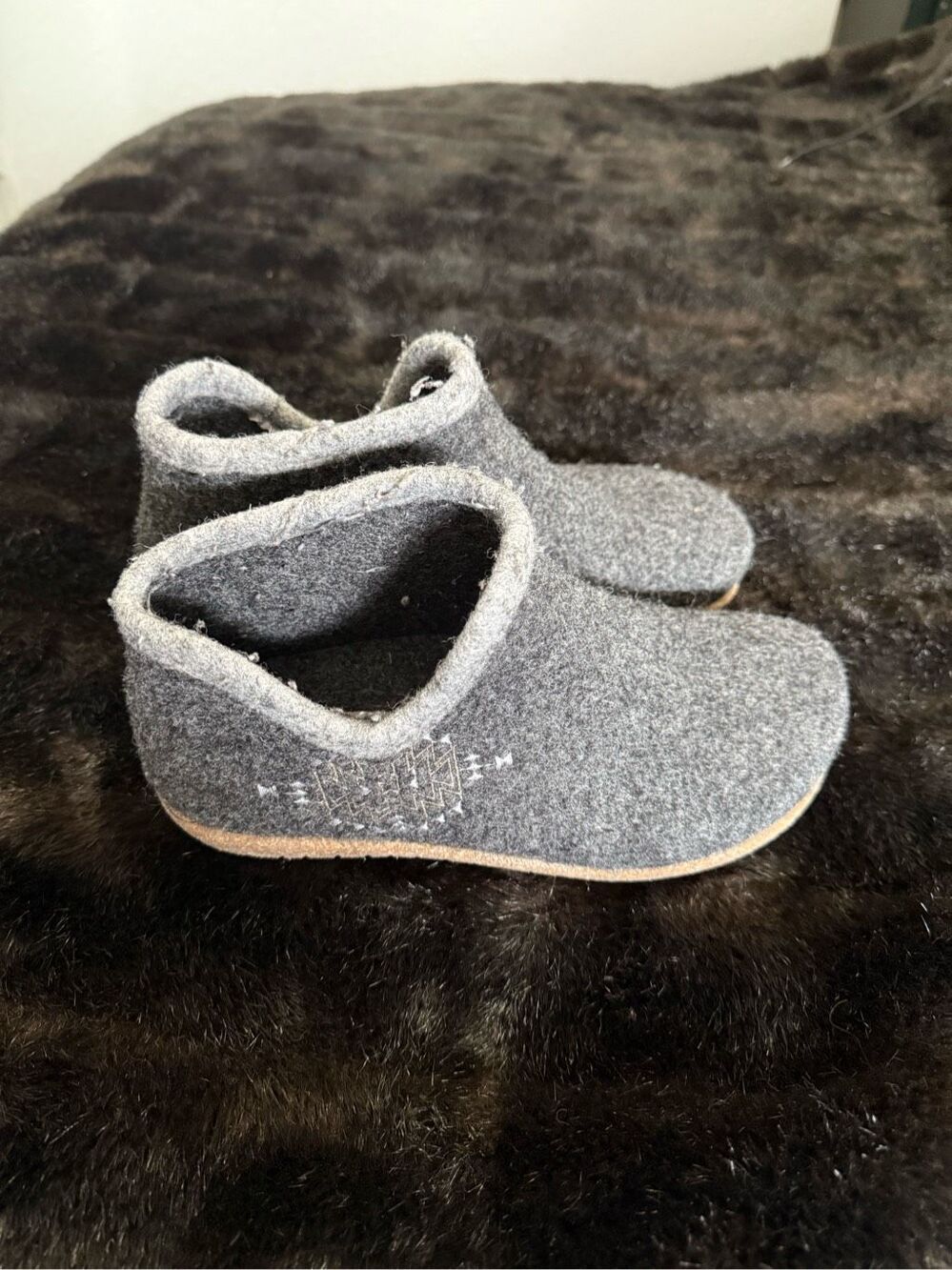 Taos Woolside Gray Wool Rubber Sole Warm Slippers Women 37 6.5